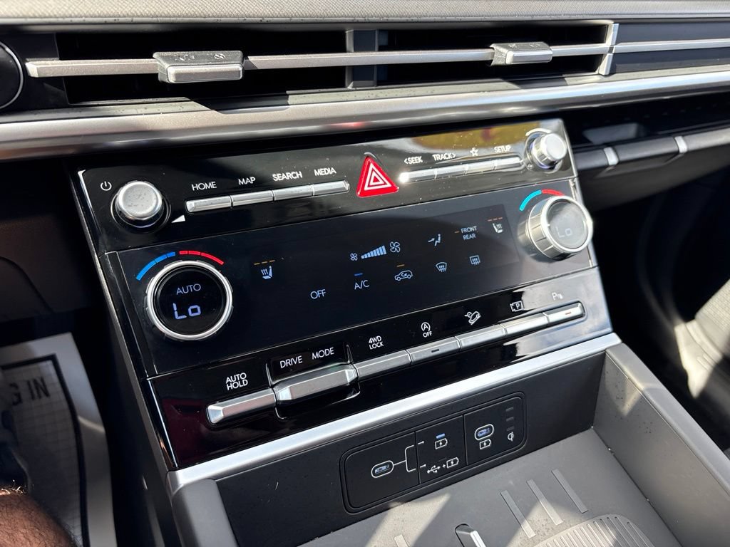 Certified 2025 Hyundai Santa Fe XRT AWD/4WD image 32