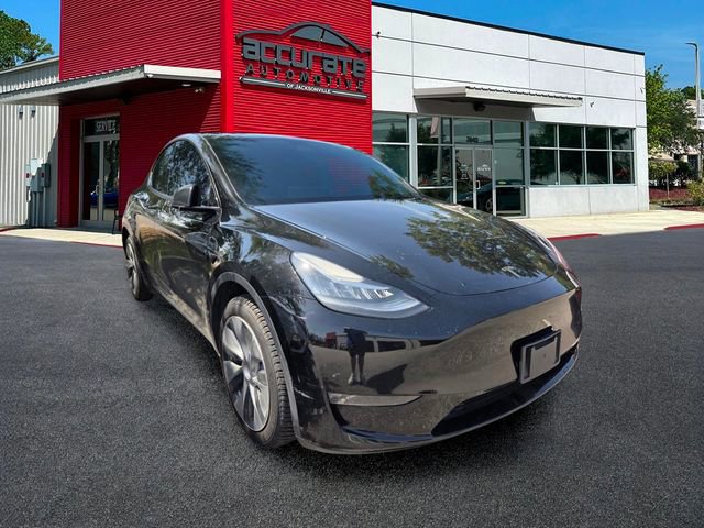 Used 2023 Tesla Model Y Long Range AWD/4WD image 2