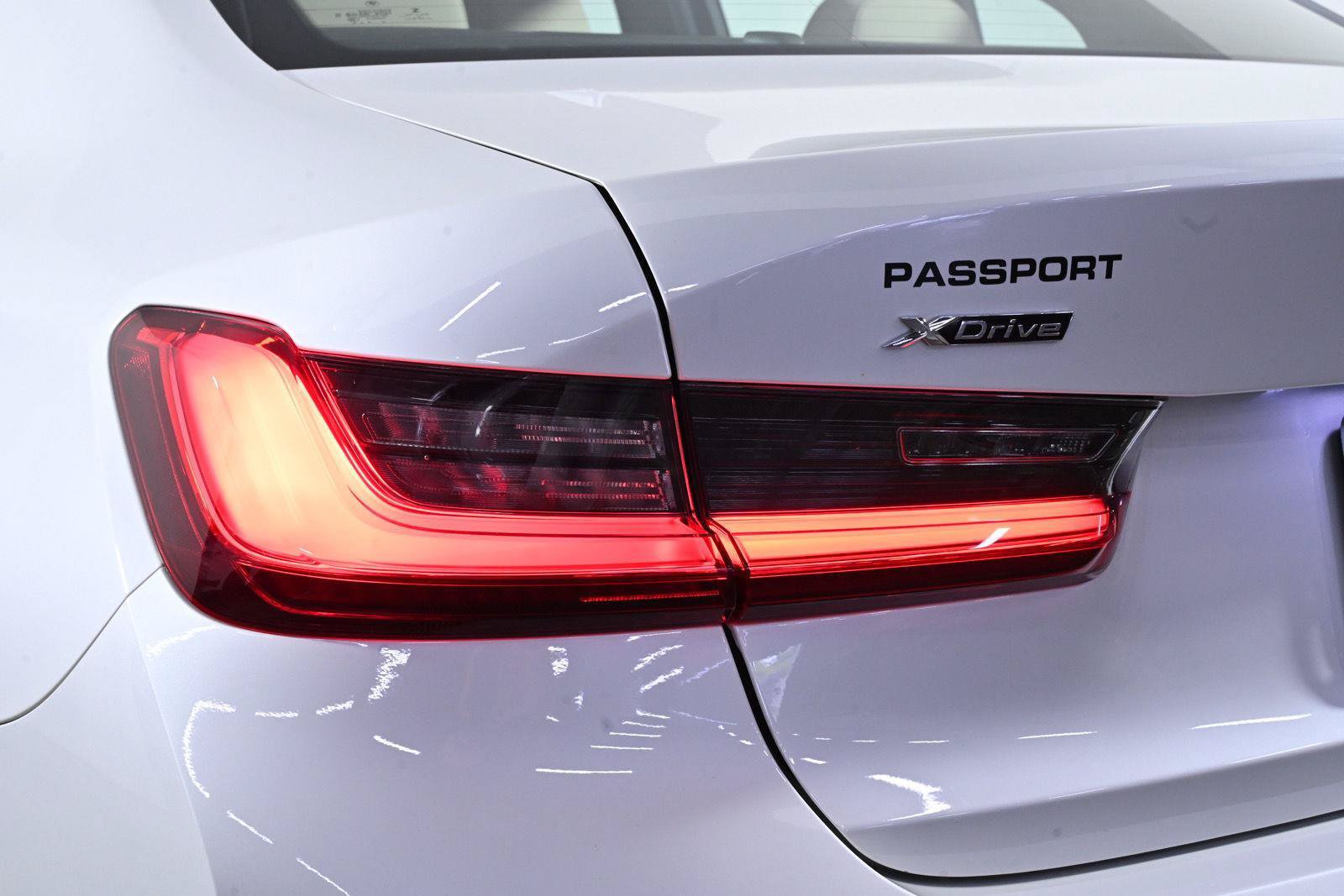 Used 2021 BMW 330i xDrive Sedan AWD/4WD image 7