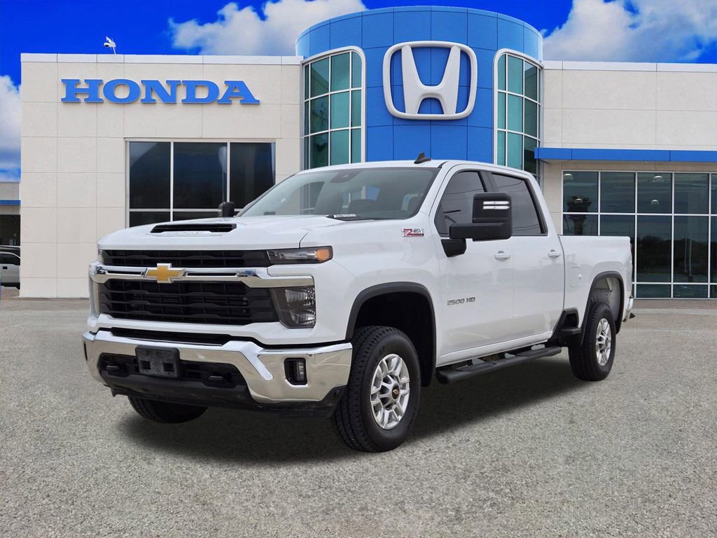 Used 2025 Chevrolet Silverado 2500 LT w/ Convenience Package image 7