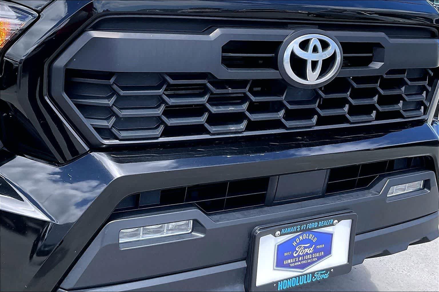 Used 2024 Toyota Tacoma TRD Off-Road AWD/4WD image 33