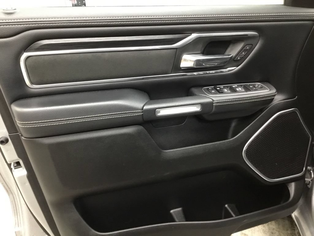 Used 2023 RAM 1500 Laramie AWD/4WD image 8