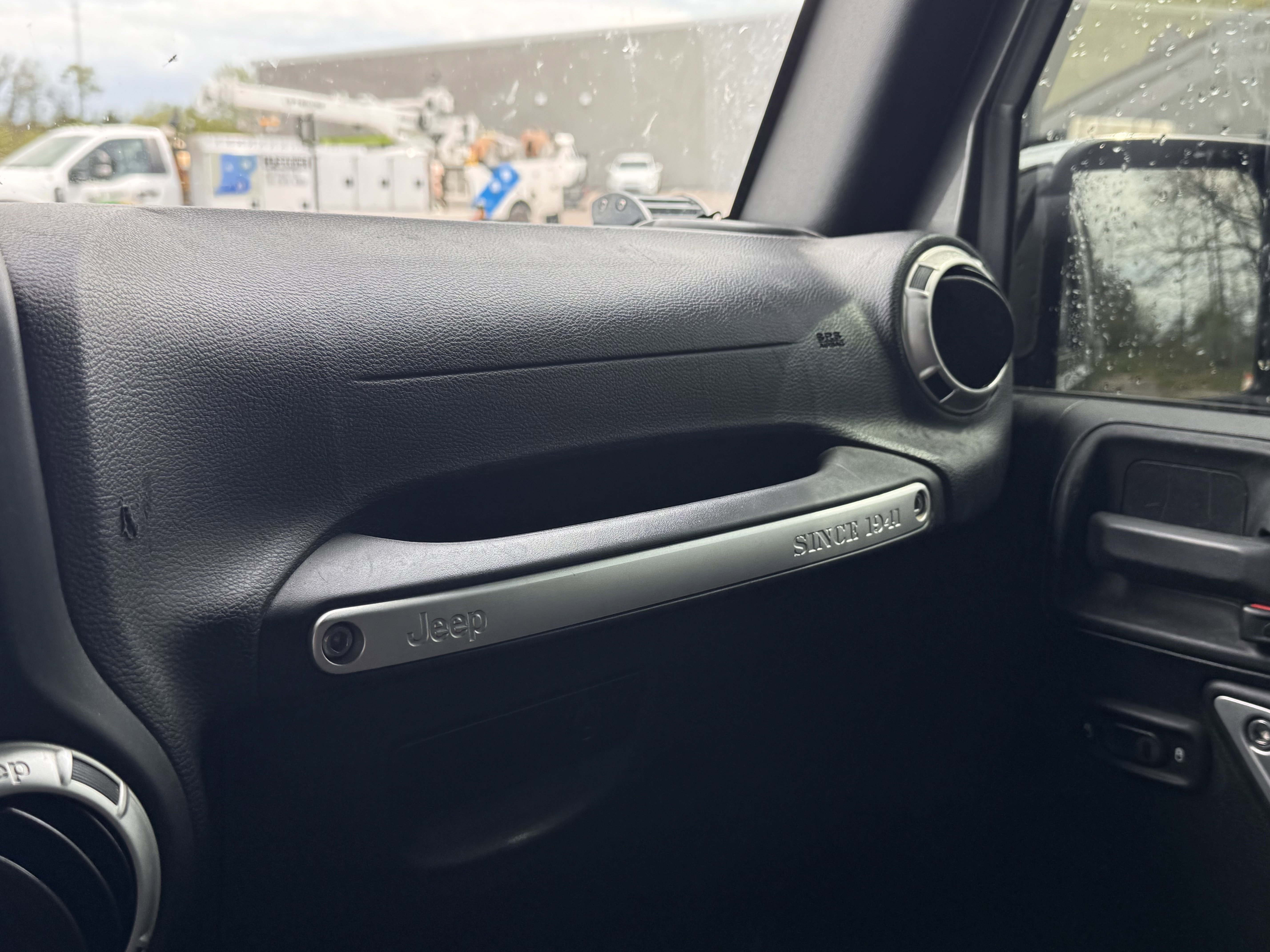 Used 2016 Jeep Wrangler Unlimited Sahara w/ Dual Top Group image 7