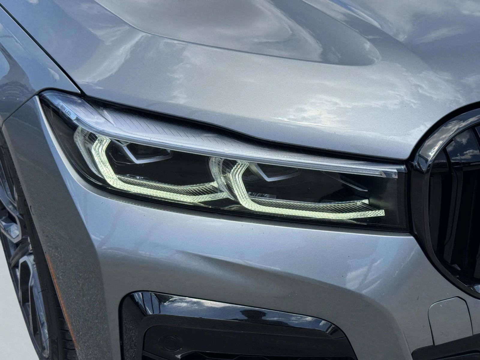 Used 2022 BMW 740i xDrive w/ M Sport Package AWD/4WD image 11