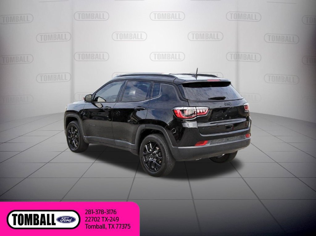 Used 2024 Jeep Compass Latitude w/ Altitude Special Edition AWD/4WD image 6