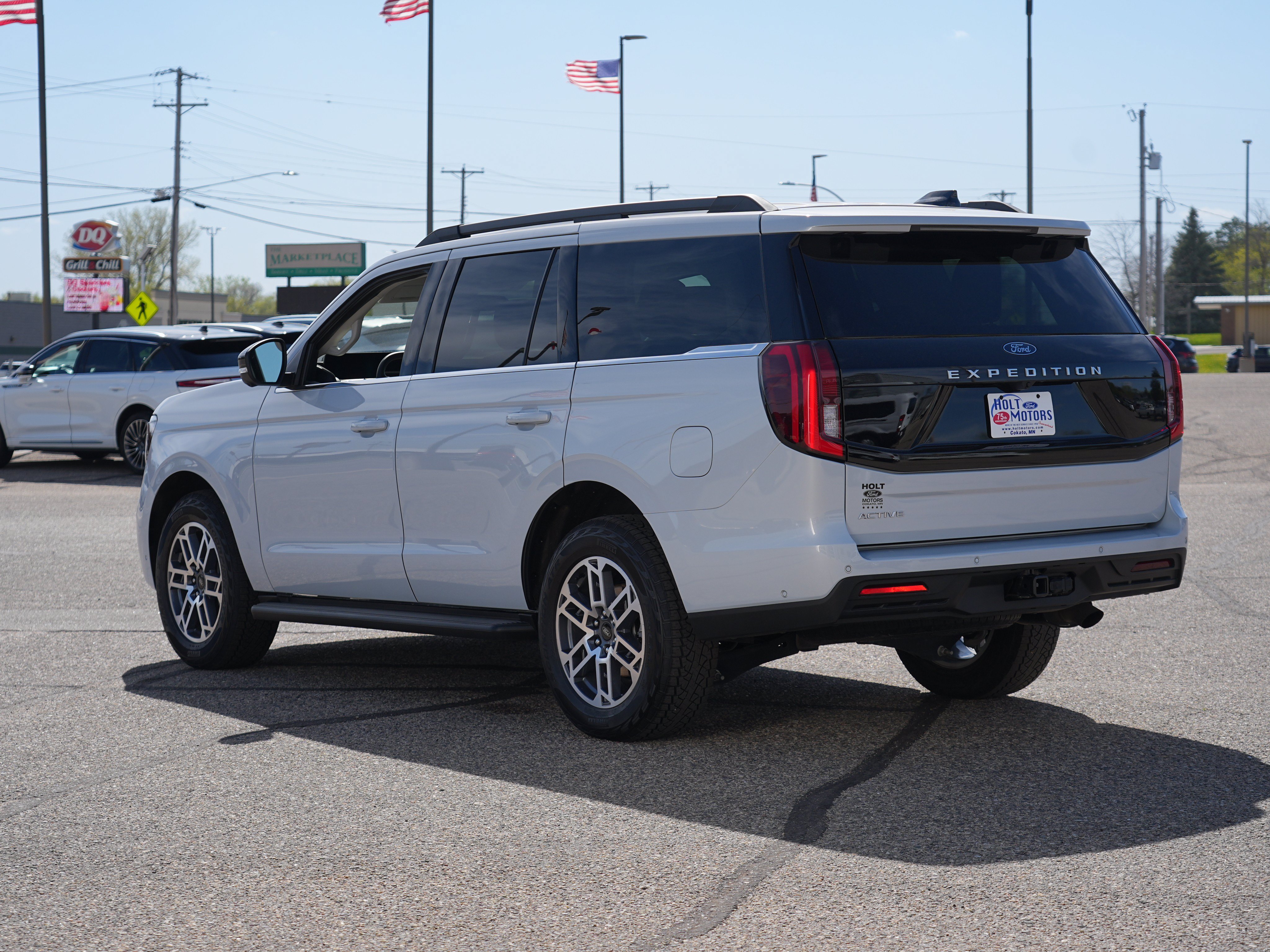 Used 2025 Ford Expedition Active AWD/4WD image 6