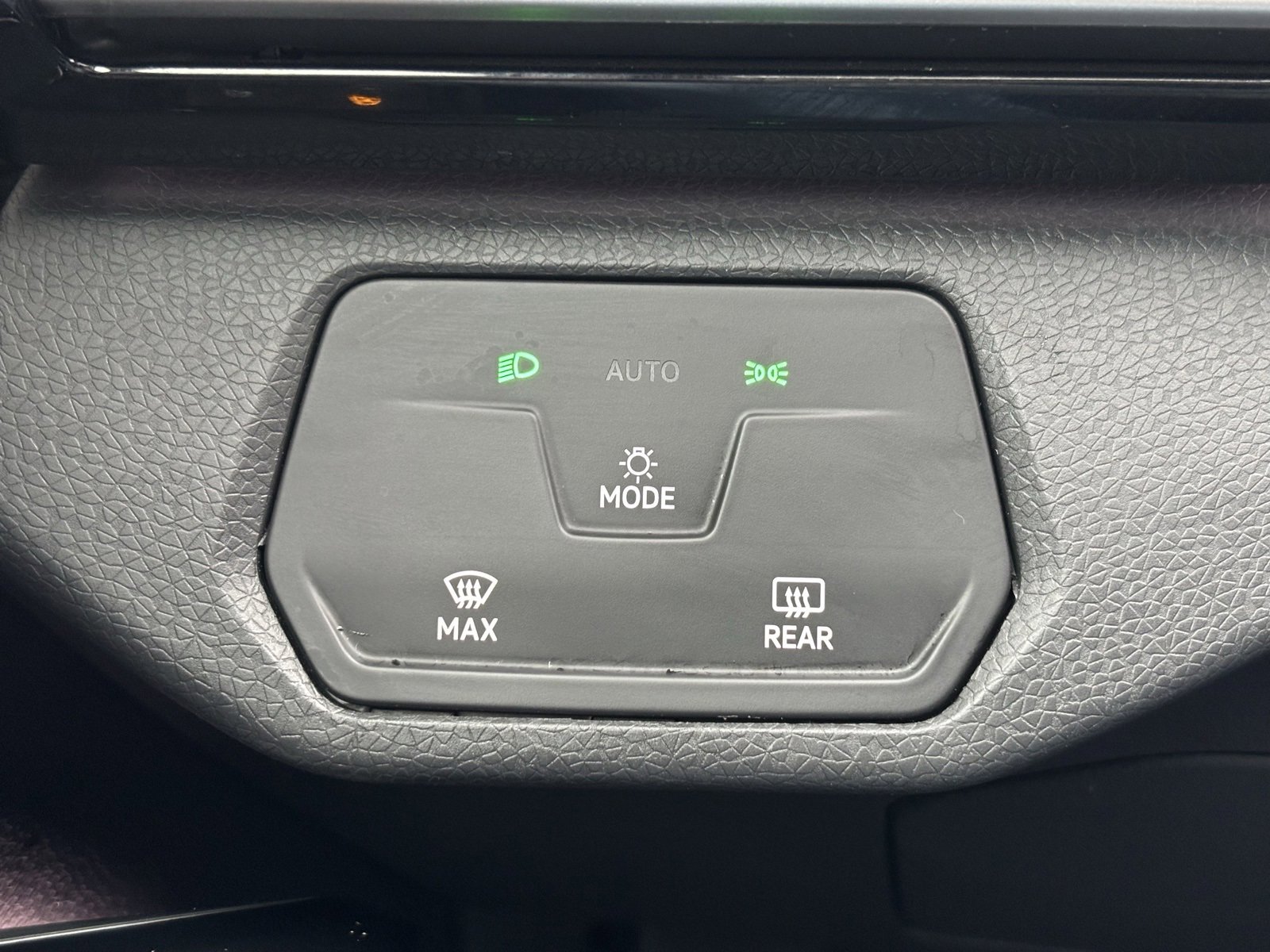 Used 2023 Volkswagen ID.4 Pro image 23