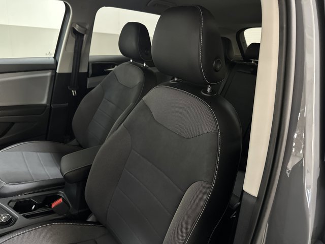 Certified 2022 Volkswagen Taos SE image 13