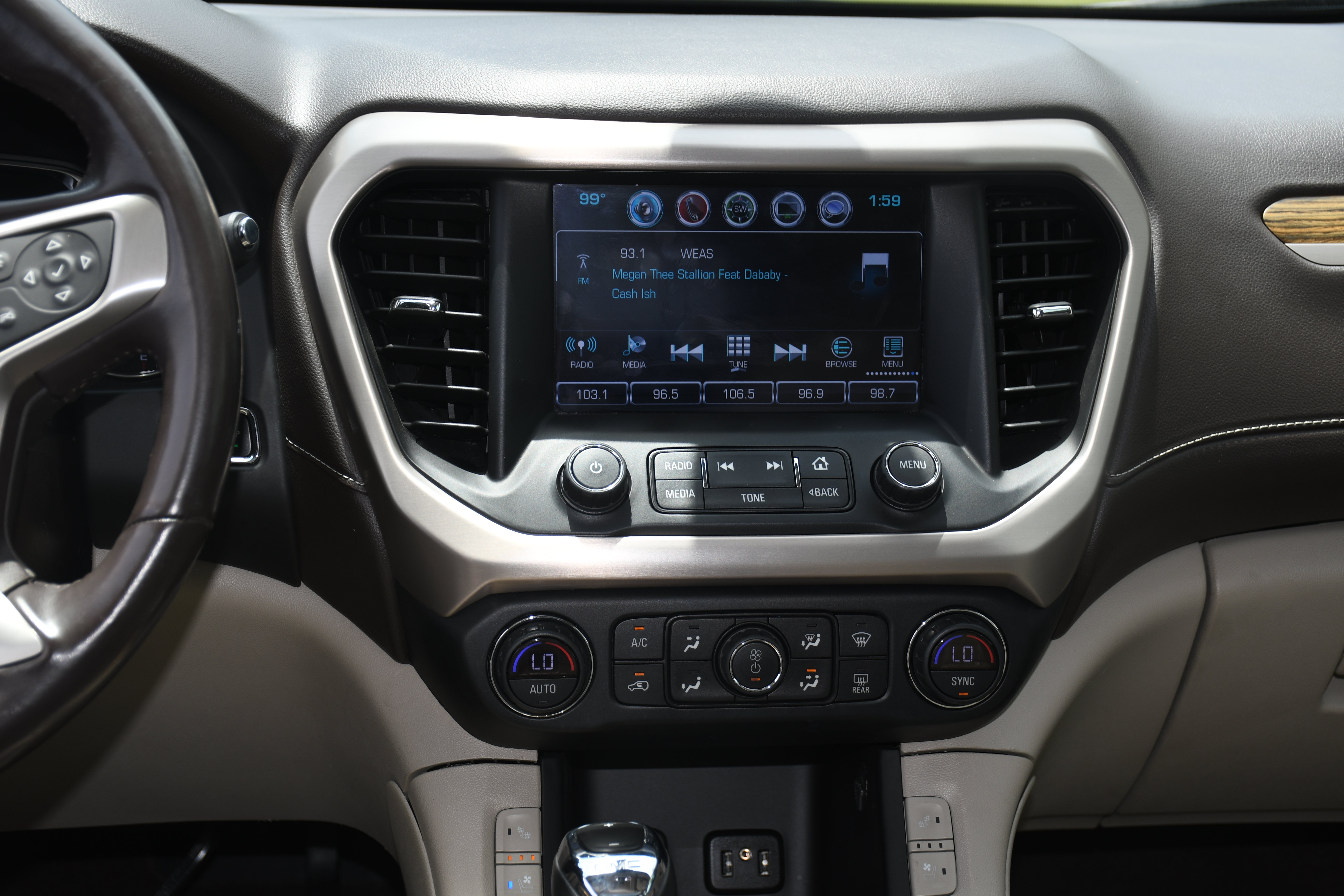 Used 2019 GMC Acadia Denali w/ Technology Package FWD image 19