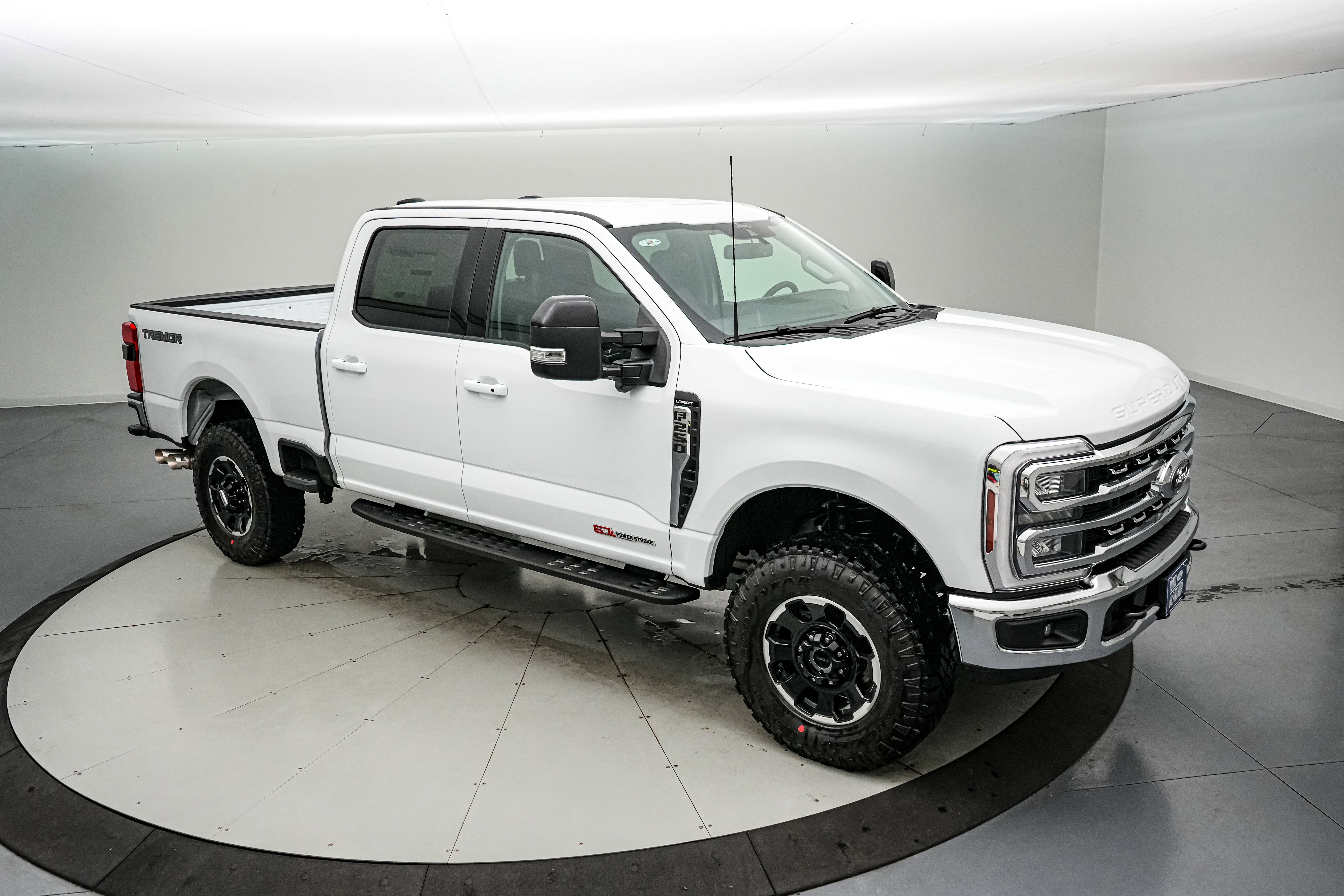 New 2026 Ford F250 Lariat w/ Tremor Off-Road Package AWD/4WD image 2