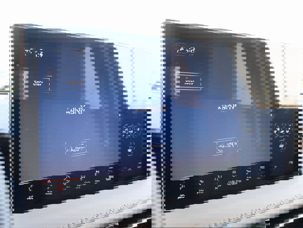 Used 2023 Lincoln Nautilus Reserve w/ Equipment Group 201A image 35