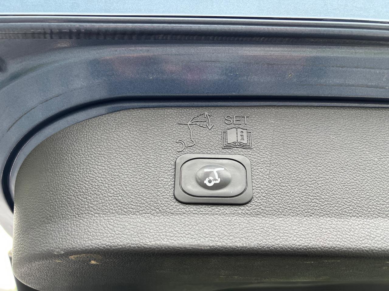 Used 2018 Ford Escape SEL AWD/4WD image 37