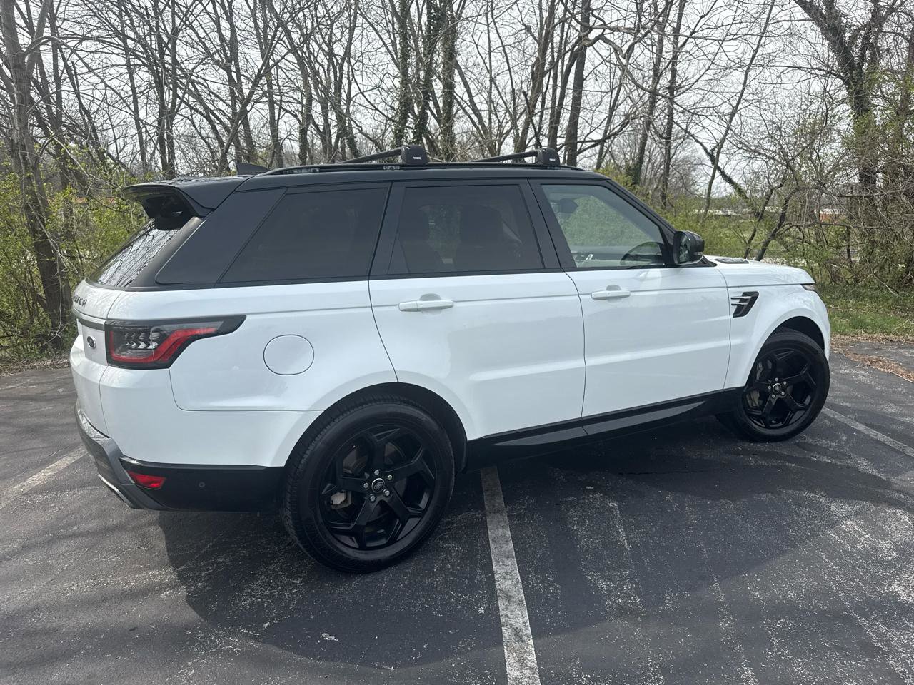 Used 2018 Land Rover Range Rover Sport HSE image 2