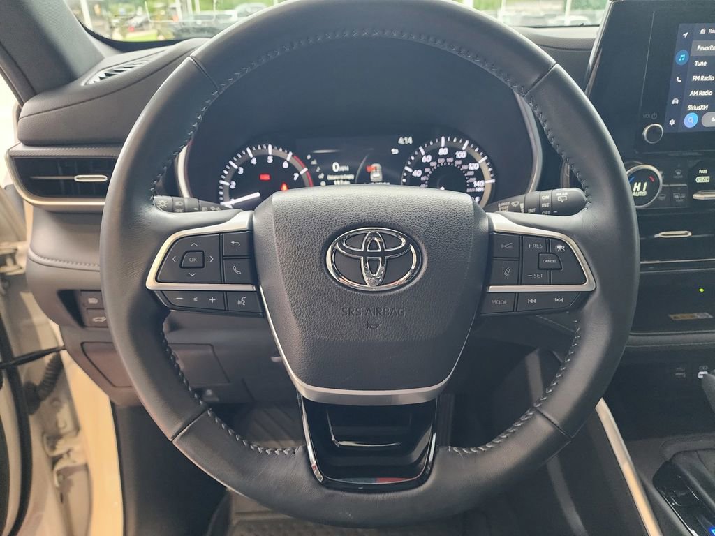 Used 2023 Toyota Highlander XSE FWD image 20