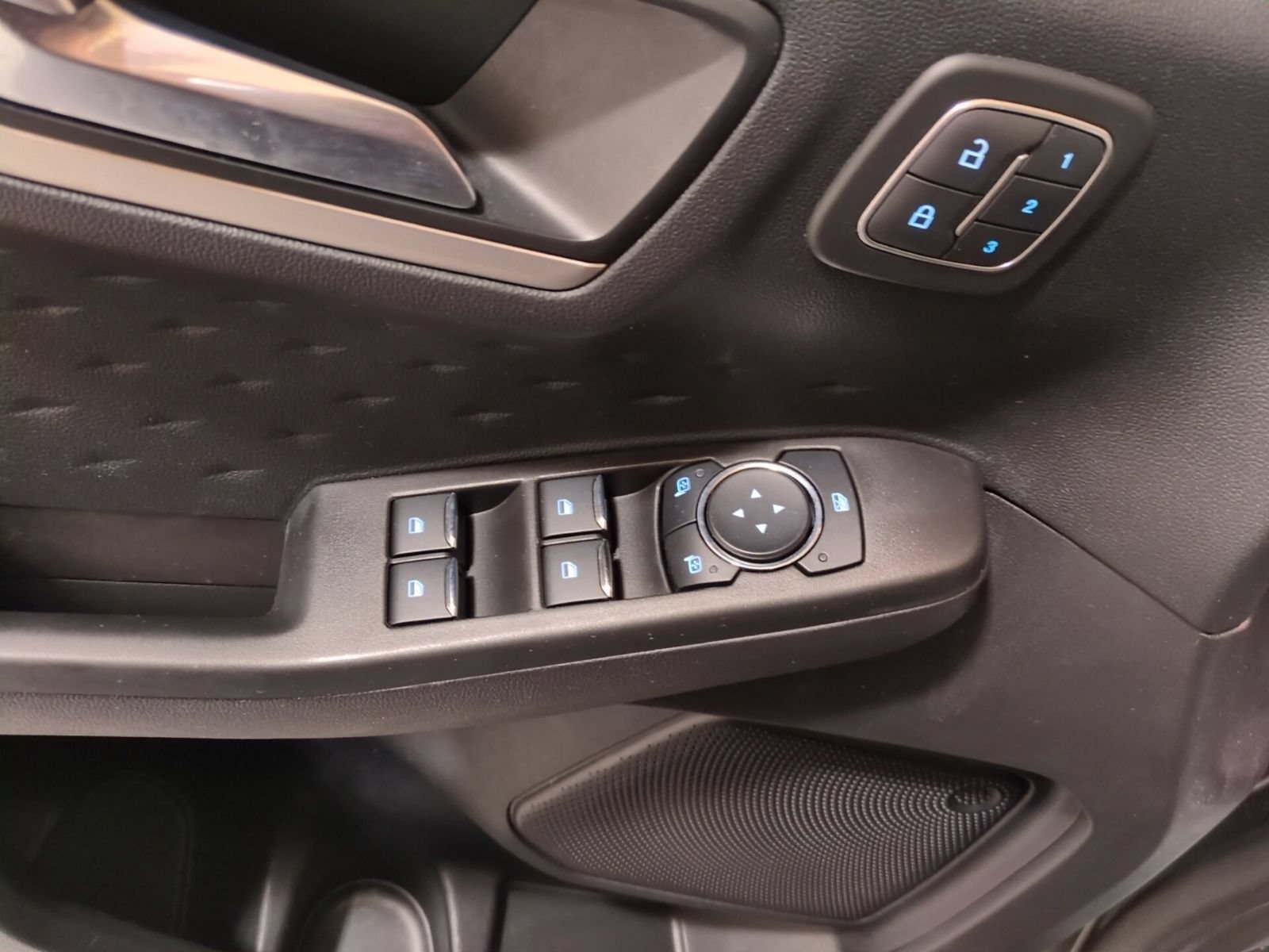 Used 2020 Ford Escape SEL AWD/4WD image 16