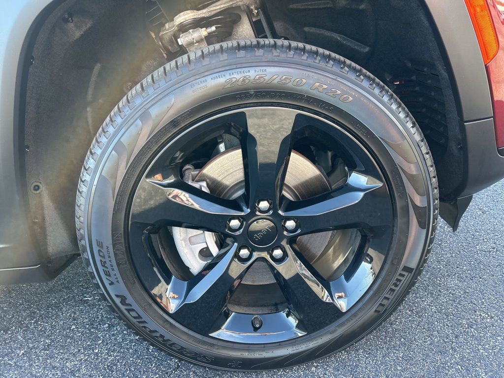 Used 2025 Jeep Grand Cherokee L Limited w/ Black Appearance Package image 46