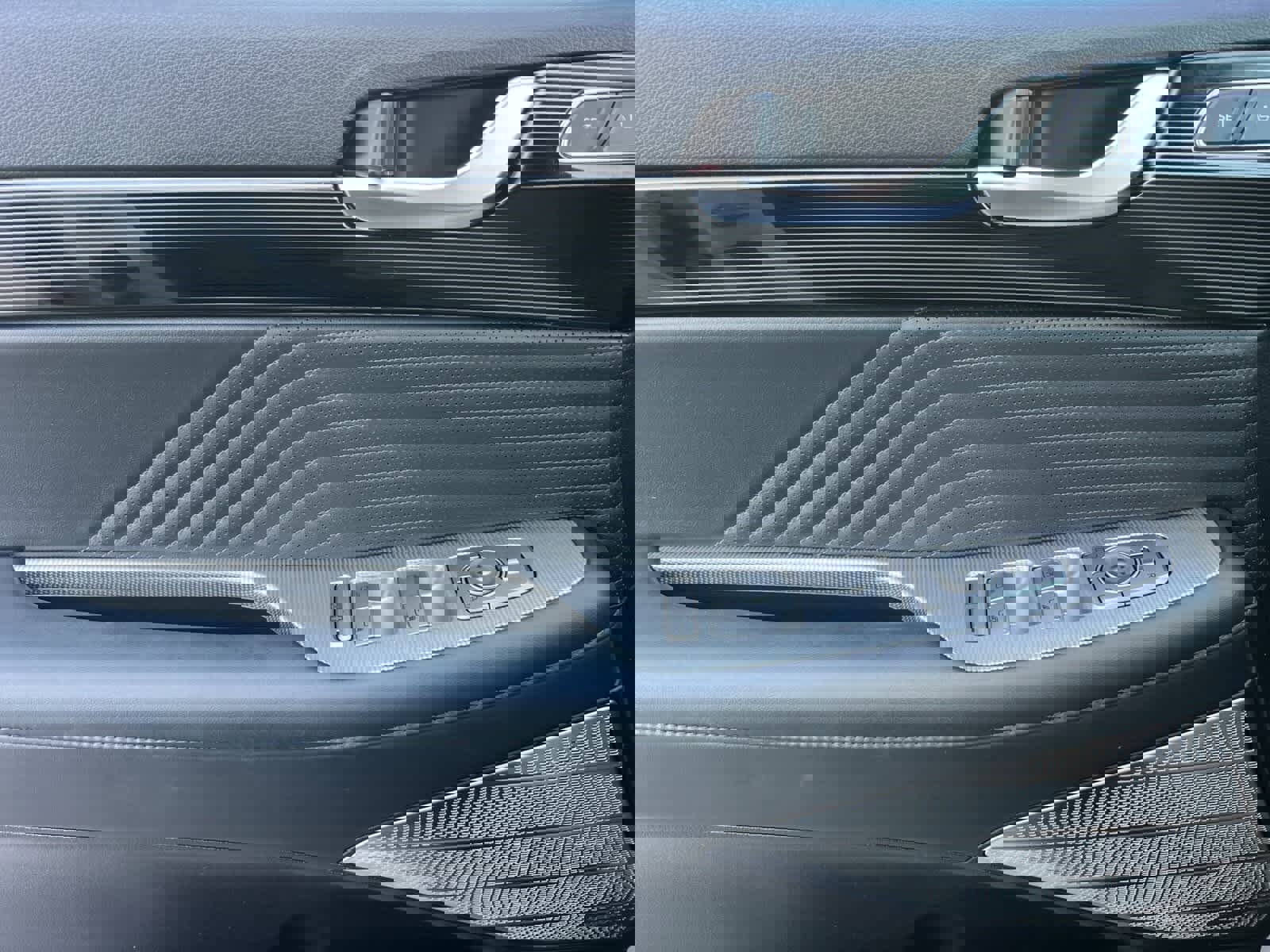 Used 2023 Hyundai Palisade Calligraphy image 13