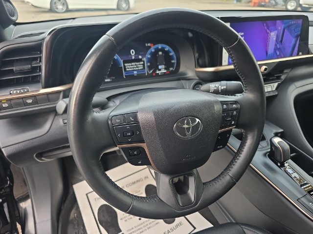 Used 2023 Toyota Crown AWD/4WD image 14