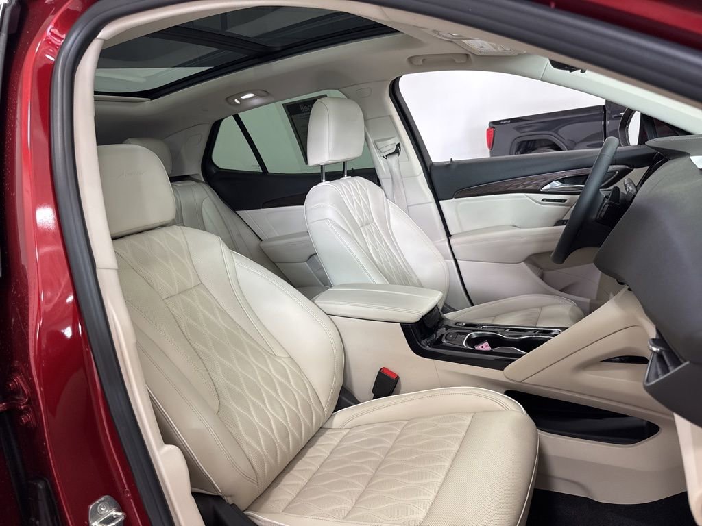 Used 2022 Buick Envision Avenir w/ Technology Package II image 13
