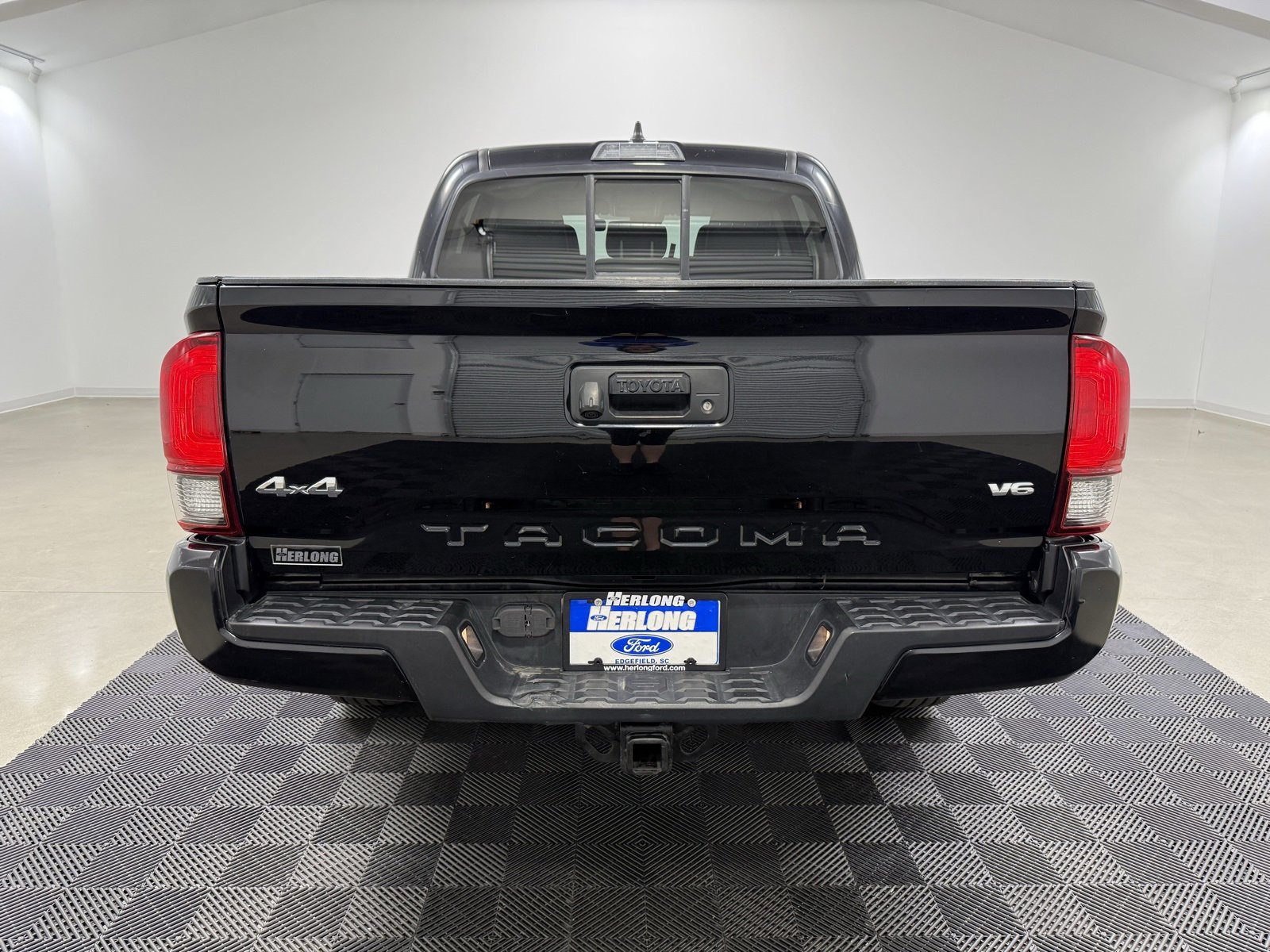 Used 2021 Toyota Tacoma SR image 7