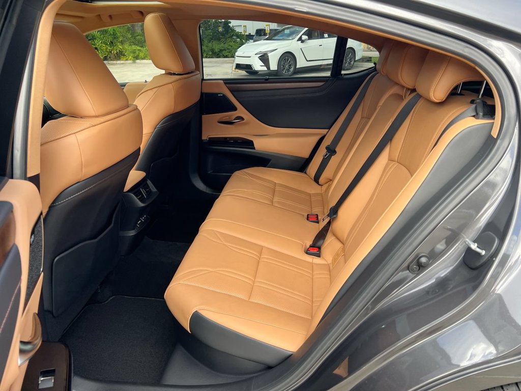 Certified 2024 Lexus ES 300h Ultra Luxury w/ Accessory Package (Z2) FWD image 19