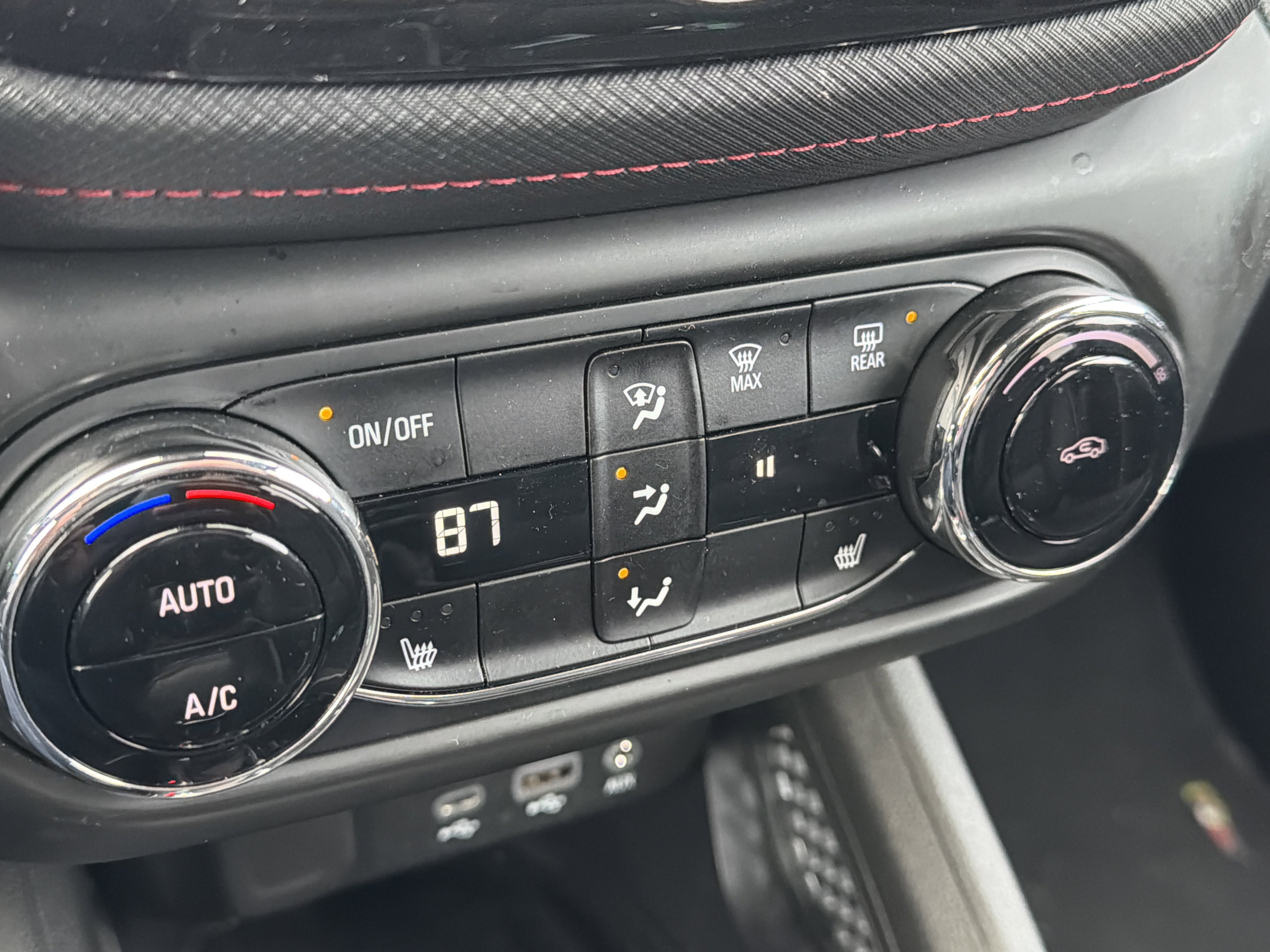 Used 2023 Chevrolet TrailBlazer RS w/ Technology Package image 21