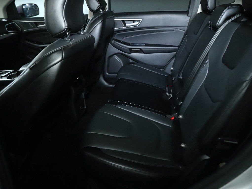 Used 2018 Ford Edge Titanium image 14
