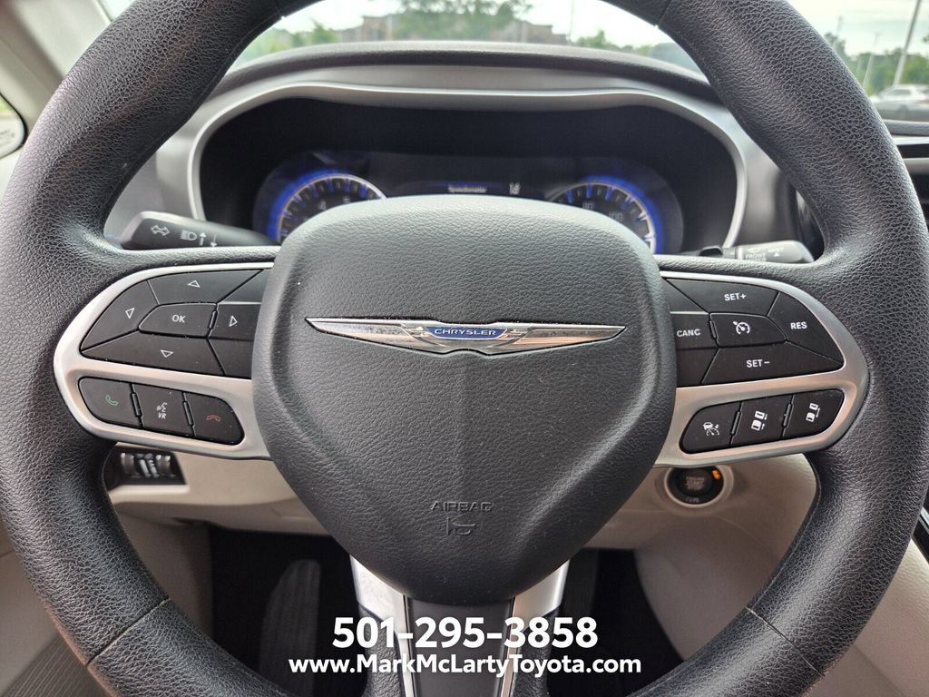 Used 2021 Chrysler Pacifica Touring FWD image 22