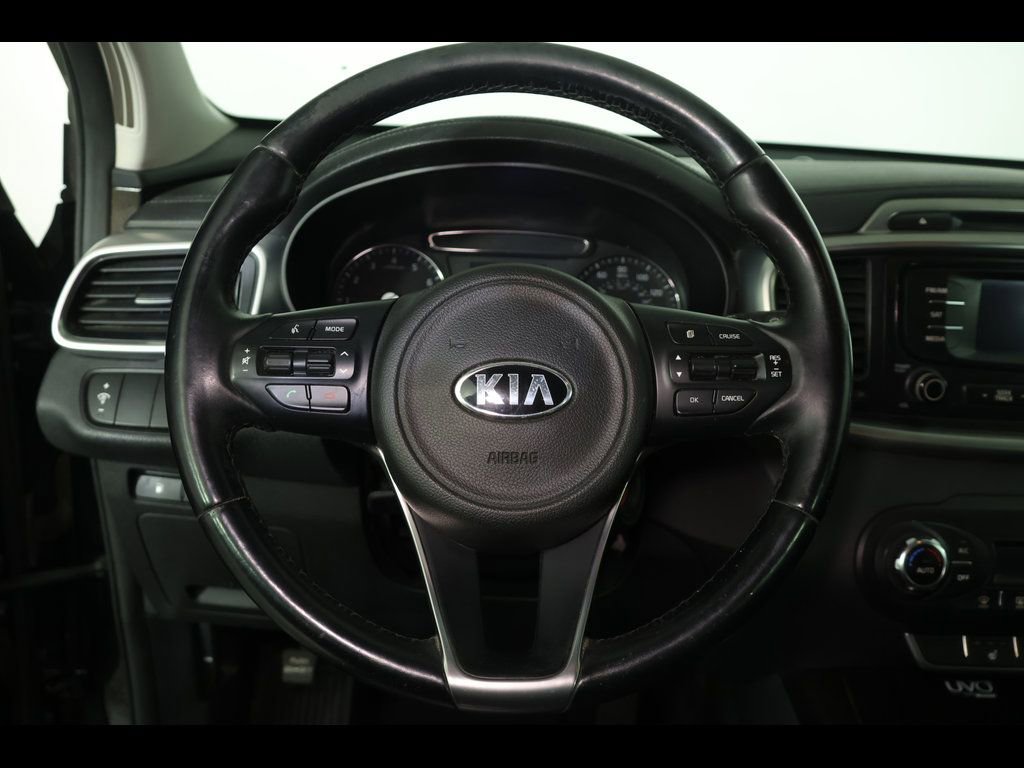 Used 2016 Kia Sorento EX image 17