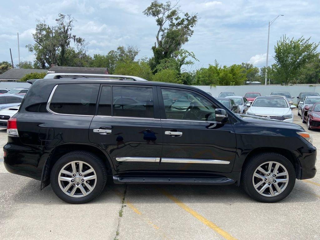Used 2013 Lexus LX 570 4WD w/ Luxury Pkg image 6
