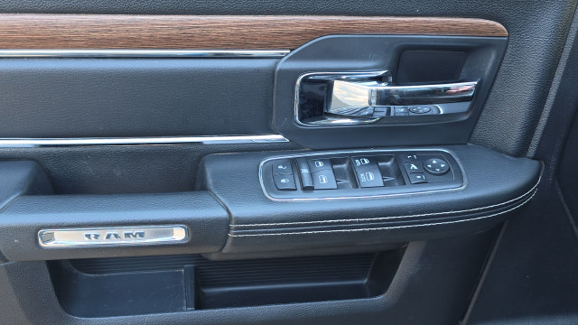 Used 2014 RAM 1500 Laramie RWD image 15