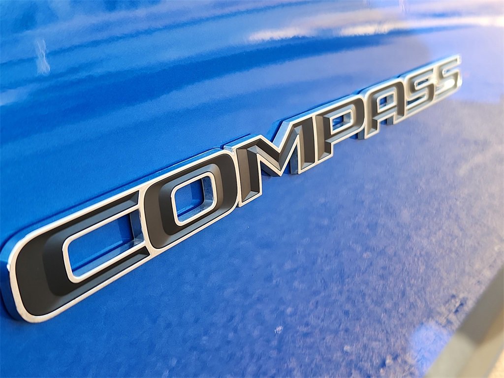 Used 2024 Jeep Compass Latitude image 8