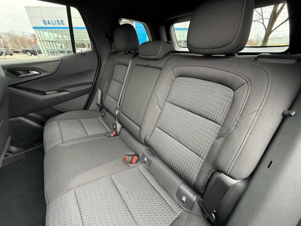 Used 2025 Chevrolet Equinox LT AWD/4WD image 23