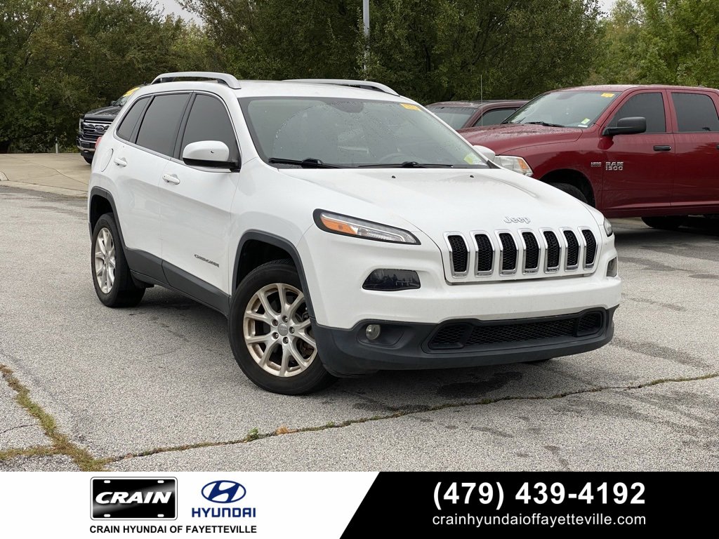 Used 2017 Jeep Cherokee Latitude w/ Comfort/Convenience Group