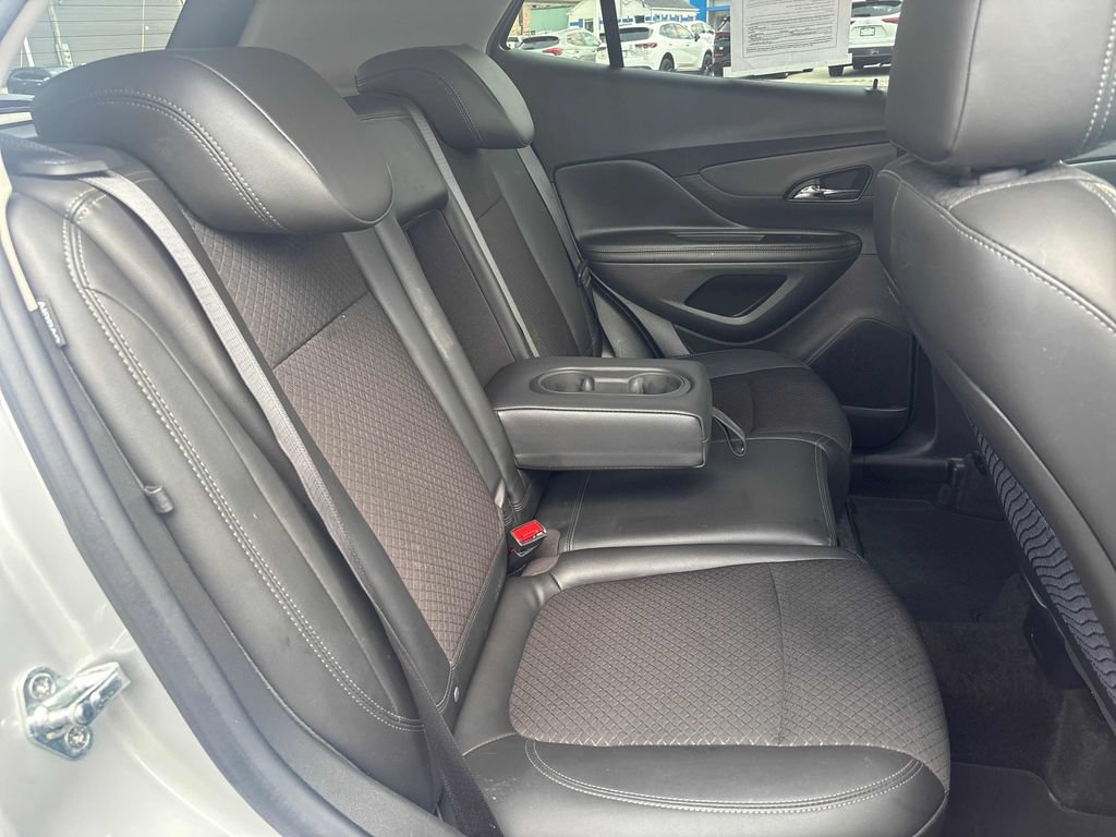 Used 2021 Buick Encore Preferred AWD/4WD image 24