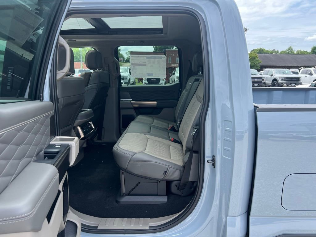 New 2026 Ford F350 Platinum w/ Platinum Plus Package AWD/4WD image 17