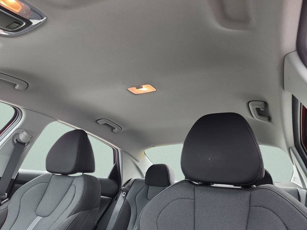 Certified 2024 Hyundai Elantra SE FWD image 23