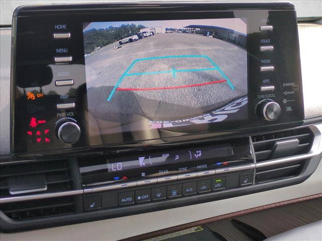 Used 2022 Toyota Sienna XLE w/ XLE Plus Package FWD image 14