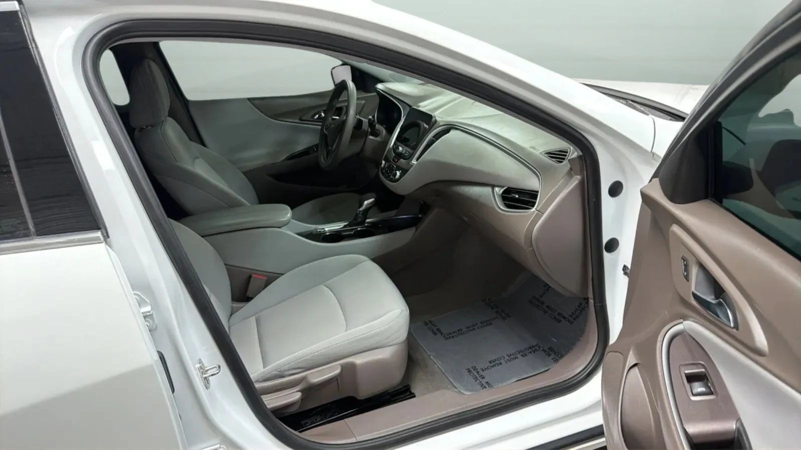 Used 2022 Chevrolet Malibu LT FWD image 22