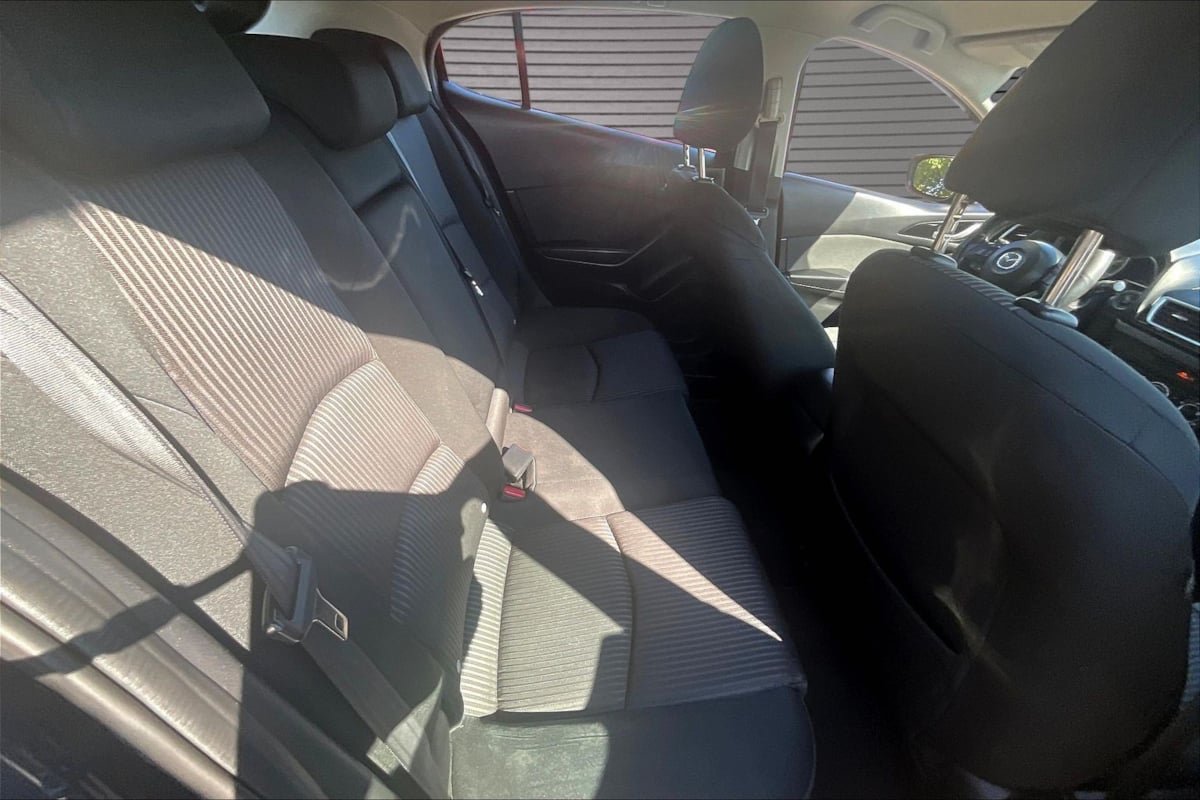 Used 2014 MAZDA MAZDA3 i Touring FWD image 24