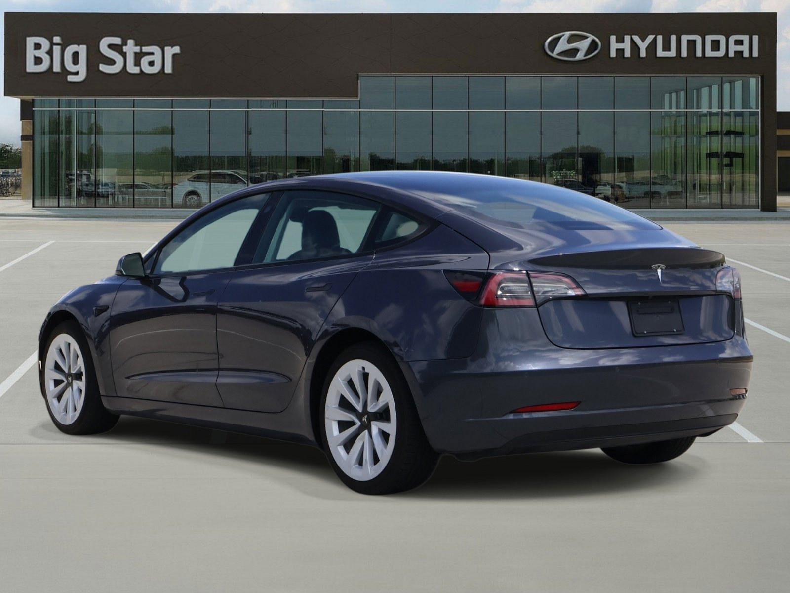 Used 2021 Tesla Model 3 Standard Range Plus RWD image 3