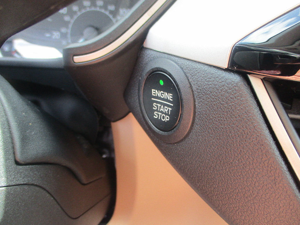 Used 2022 Ford Escape SEL FWD image 7
