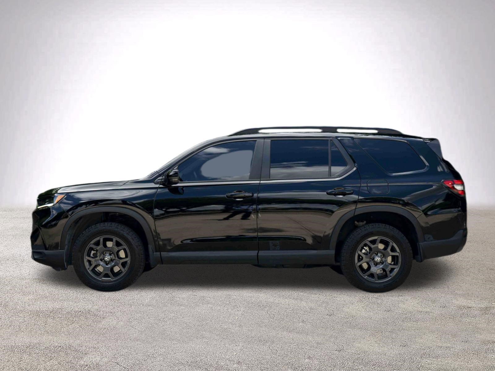 Used 2025 Honda Pilot TrailSport image 6