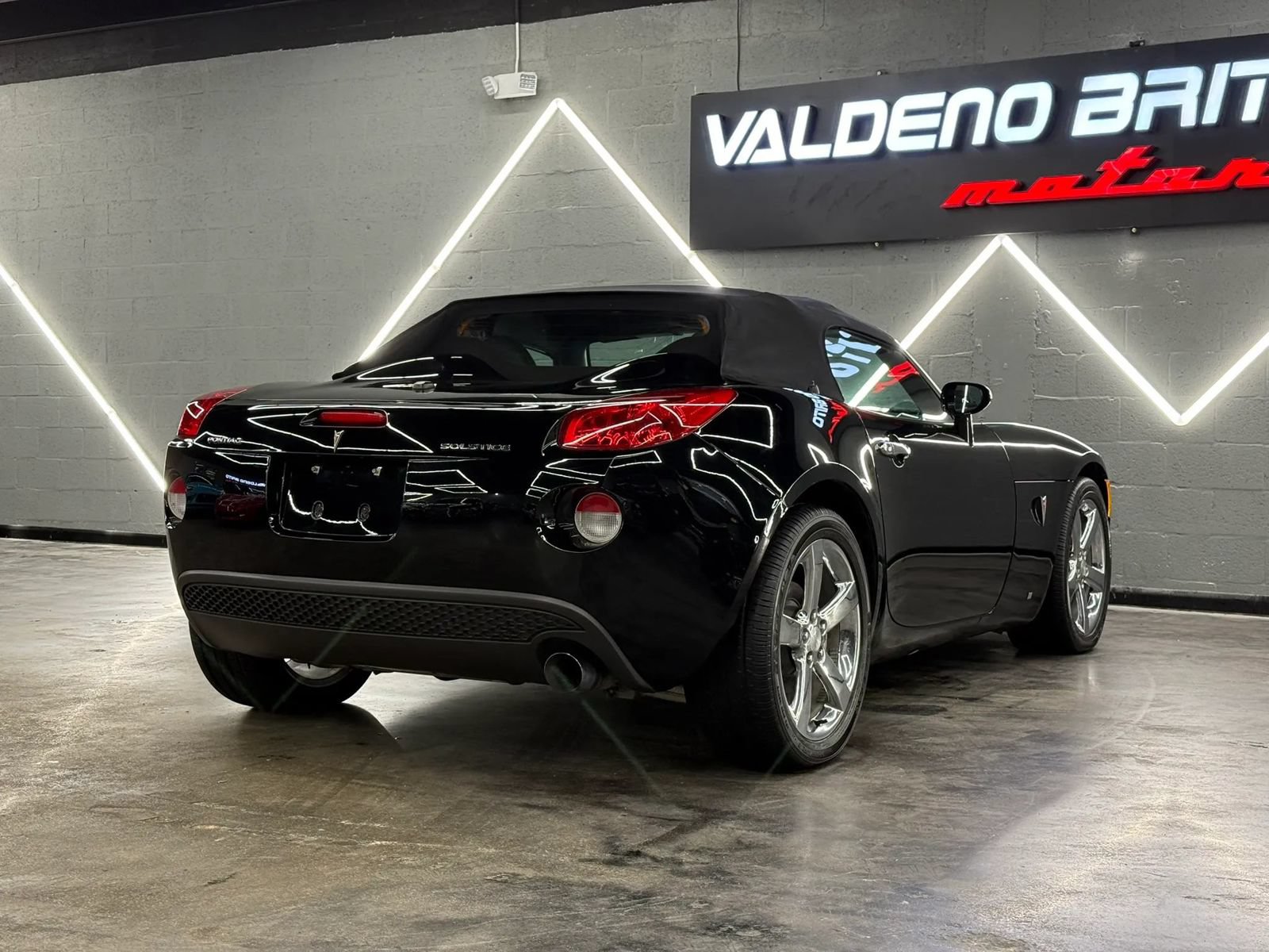 Used 2006 Pontiac Solstice Convertible w/ Premium Package RWD image 18