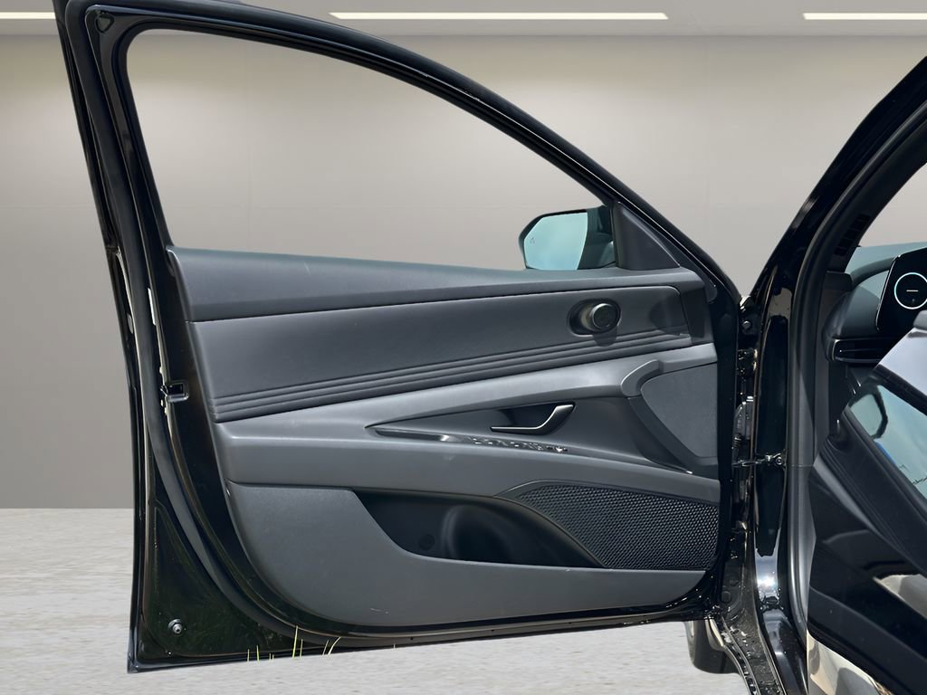 New 2025 Hyundai Elantra SEL image 20