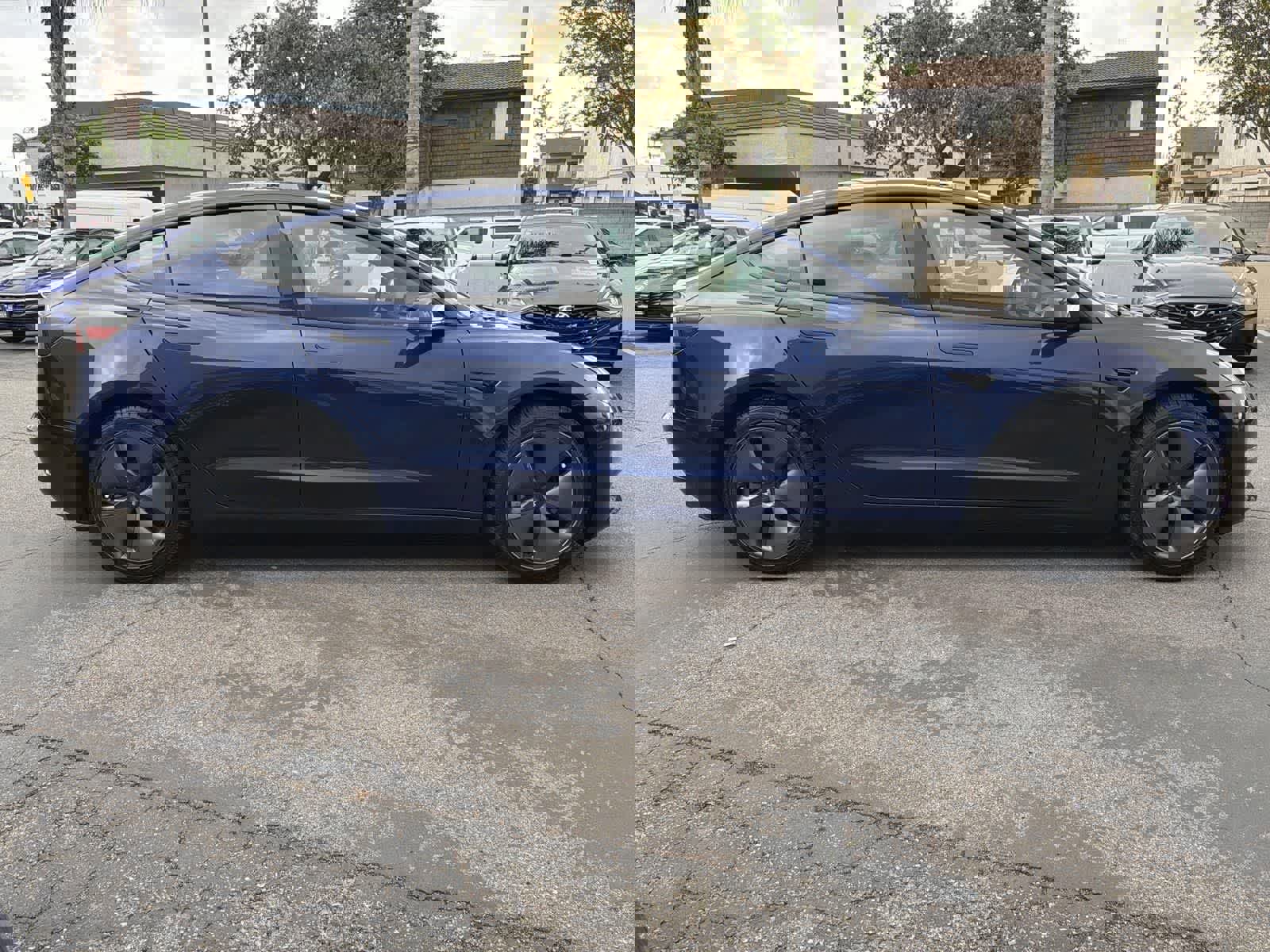 Used 2020 Tesla Model 3 Standard Range Plus image 3