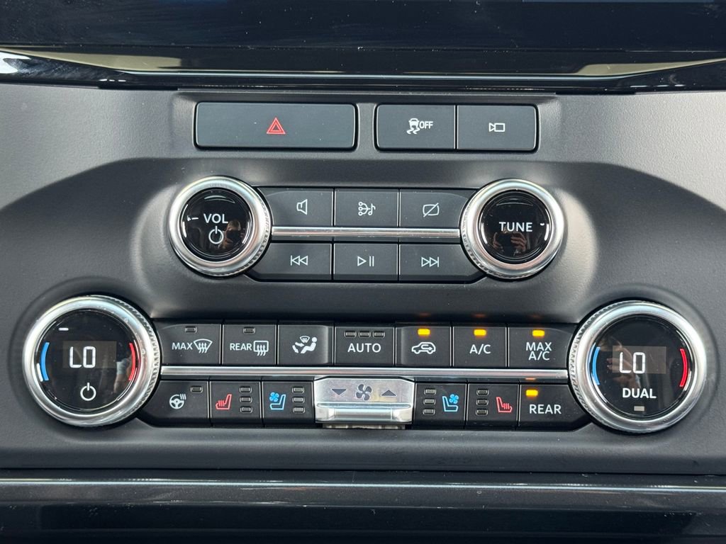 Used 2023 Ford Expedition Limited AWD/4WD image 24