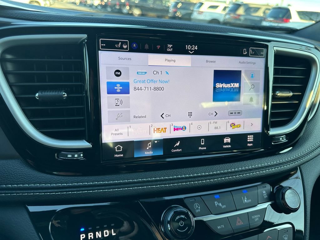 New 2026 Chrysler Pacifica Select image 19