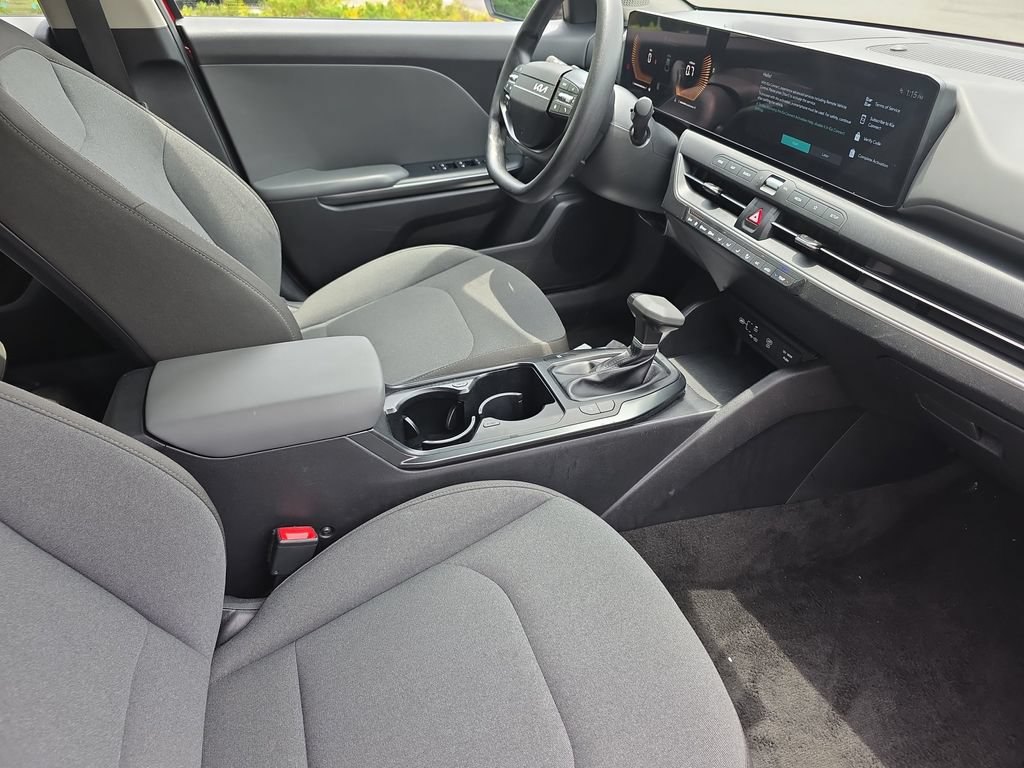 Used 2025 Kia K4 FWD image 15