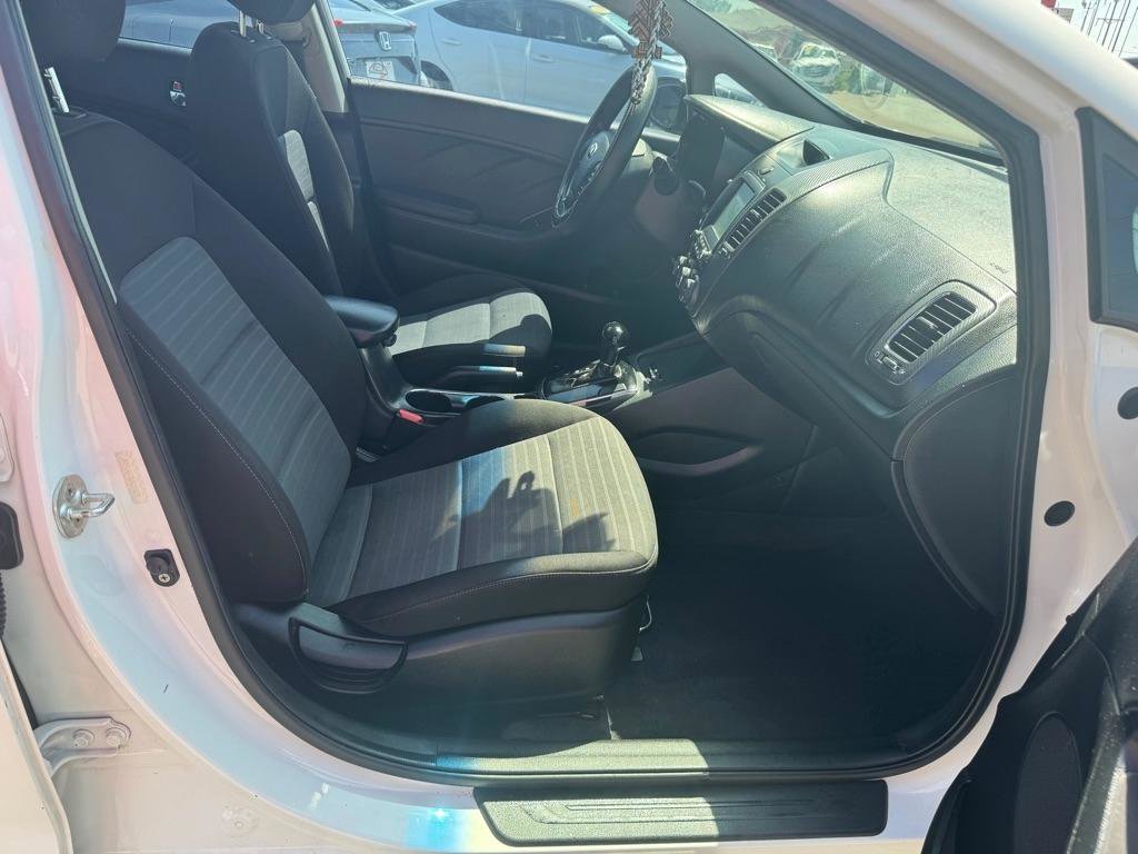 Used 2018 Kia Forte S w/ S Technology Plus Package FWD image 16